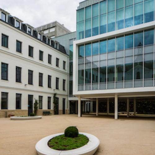Façade et cour intérieure du Lycée professionnel Cognacq-Jay à Argenteuil